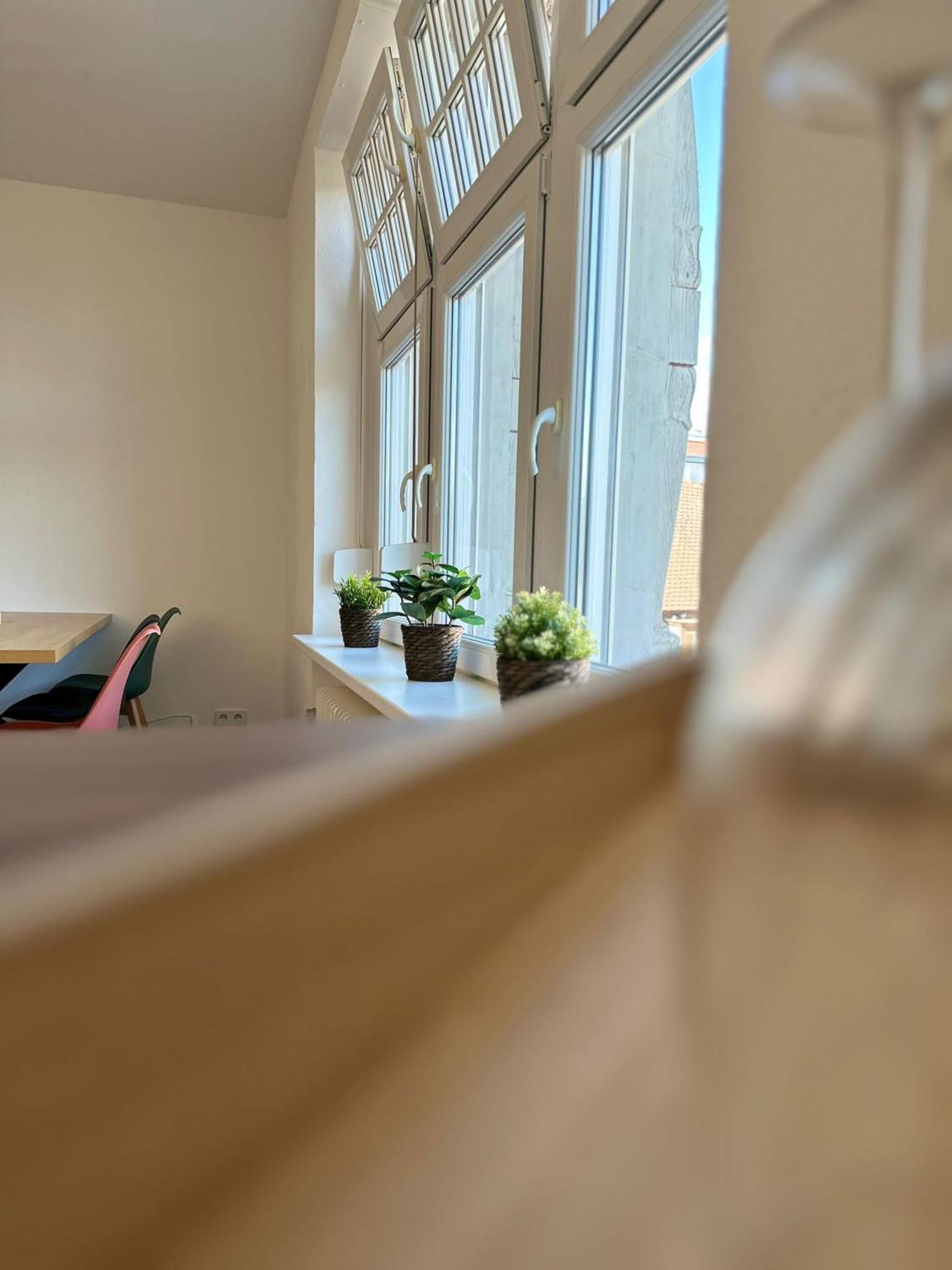 Amao-Brown I Exklusives City-Apartment I 85Qm I Privatparkplatz & Komfort I King-Size Bed Lahr  Exterior foto